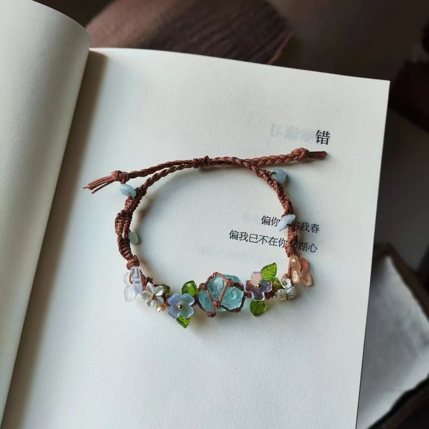 Handmade raw crystal bracelet - fresh & delicate woven style