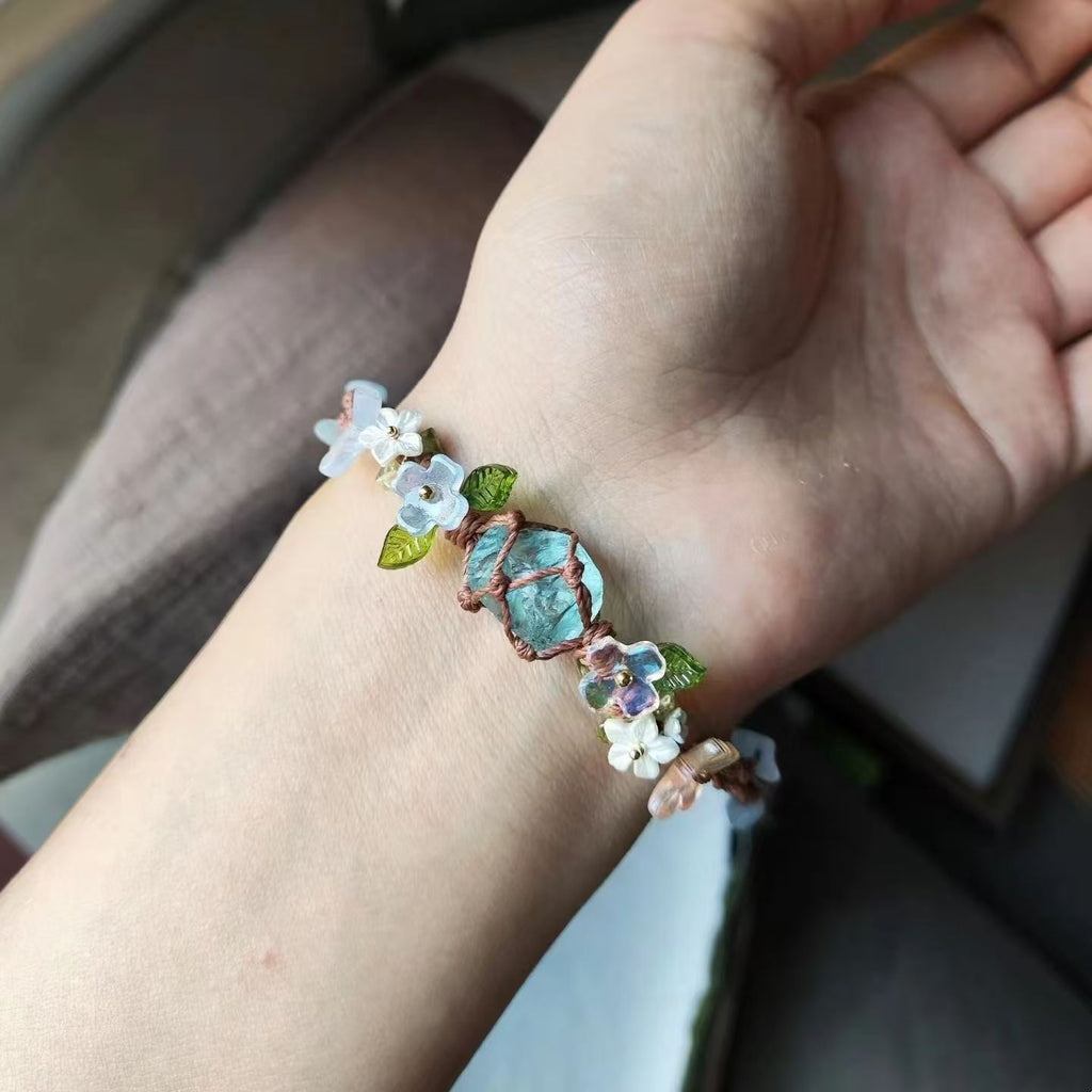 Handmade raw crystal bracelet - fresh & delicate woven style